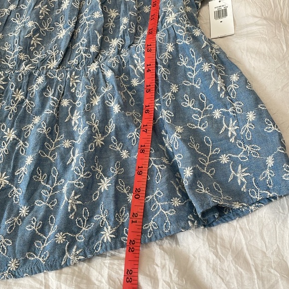 NWT - Old Navy Blue and Cream Peplum Ruffled Short Sleeve Top Size M - Picture 7 of 10